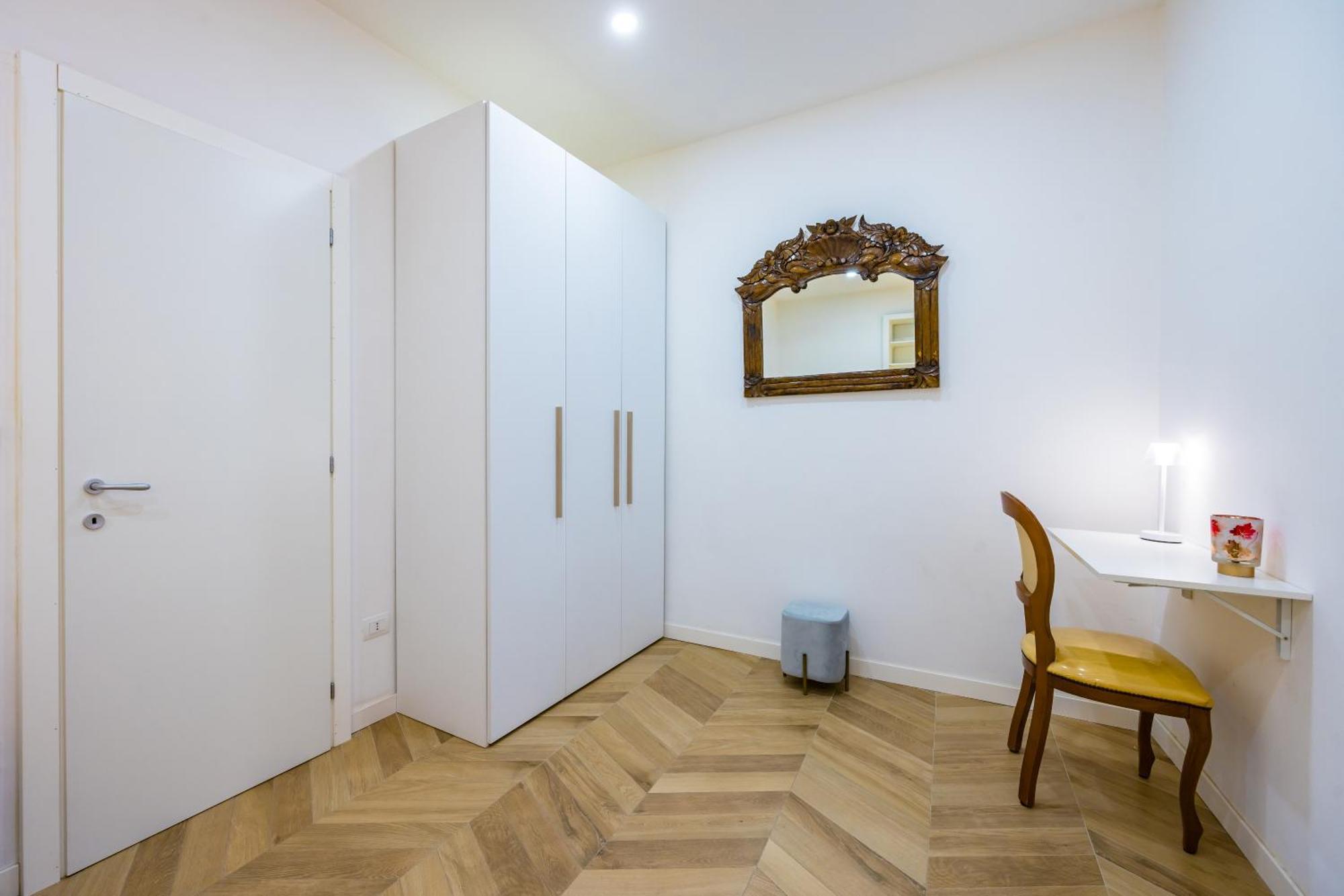 Apartment Palazzo Loffredo By Napoliapartments *